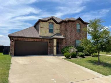 Main picture of 281 Giddings Trl