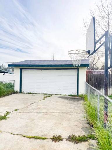 Main picture of 1856 Wegis Ave