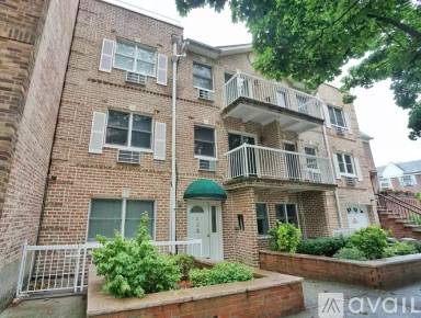 Main picture of 22 16 79 St