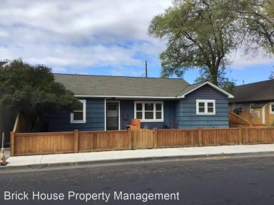 Main picture of 223 NW 4th St