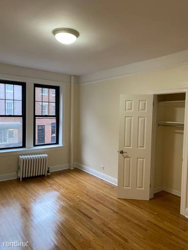 Main picture of 218 W 10th St