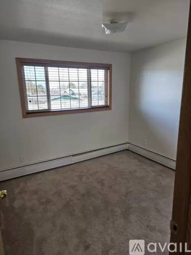 Main picture of 1433 S 6th Ave
