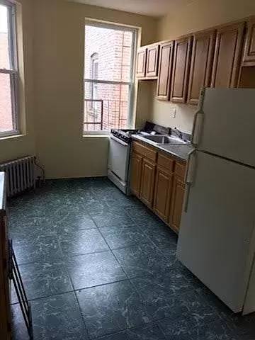 Main picture of 8 Guion St