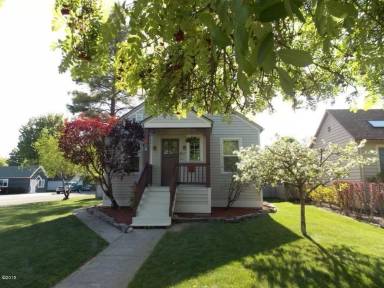 Main picture of 1246 4th Ave E