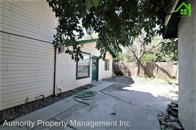 Main picture of 1771 School St