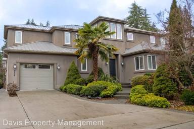 Main picture of 298 Parfitt Way SW