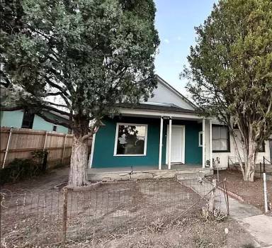 Main picture of 1025 W 17th St