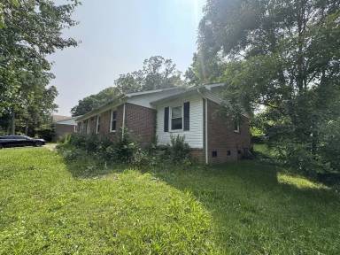 Main picture of 3309 Colony Dr