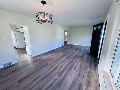 Main picture of 1220 Colonial Ln