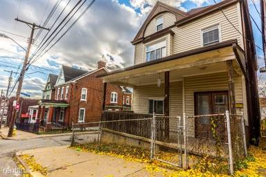 Main picture of 15 Allen St