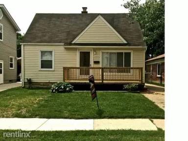 Main picture of 2444 Kalama Ave