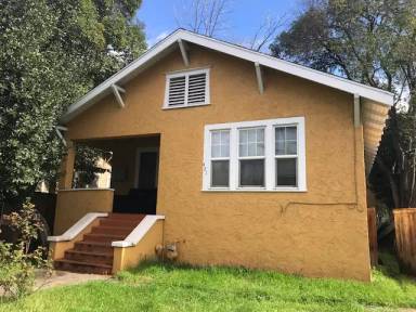 Main picture of 421 W 1st Ave