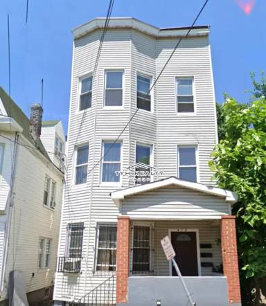 Main picture of 475 S 19th St
