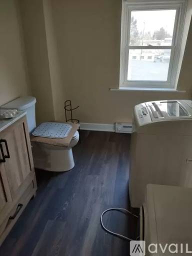 Main picture of 554 N New St
