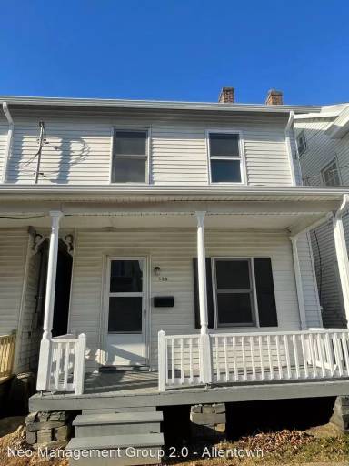 Main picture of 142 4th St