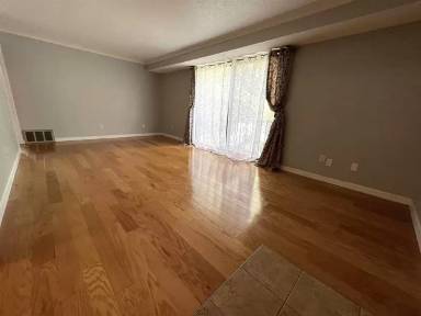 Main picture of 4 Brookside Dr