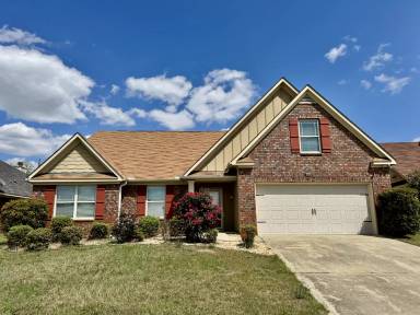 Main picture of 122 Lee Road 2138