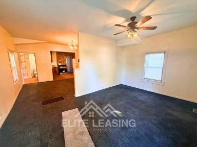 Main picture of 1029 SW Woodward Ave