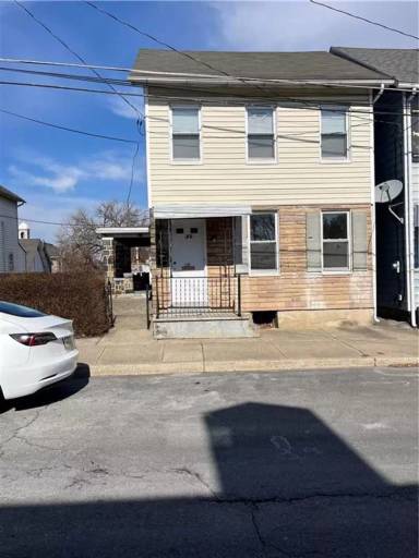 Main picture of 255 W Nesquehoning St