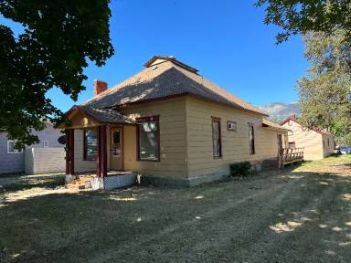 Main picture of 417 N 3rd St