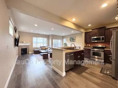 Main picture of 4017 SE Lone Oak St