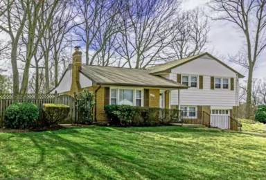 Main picture of 7421 Grace St