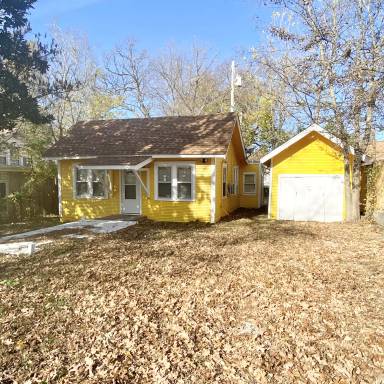 Main picture of 1907 W Easton Pl