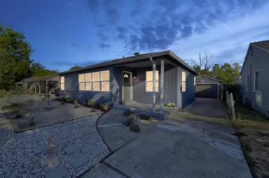 Main picture of 5918 4th Ave