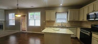 Main picture of 2920 Cooper Woods Dr