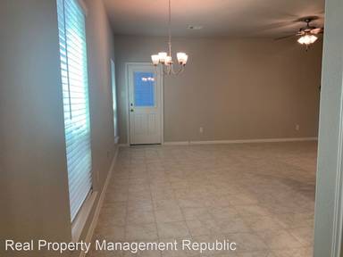 Main picture of 128 Camelot Place Ct
