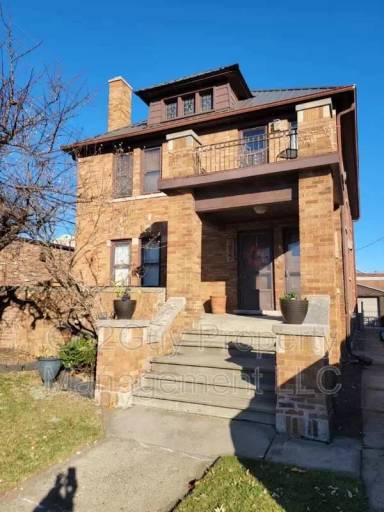 Main picture of 1027 Washington St