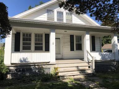 Main picture of 220 S Main St