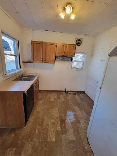 Main picture of 1059 Albert St