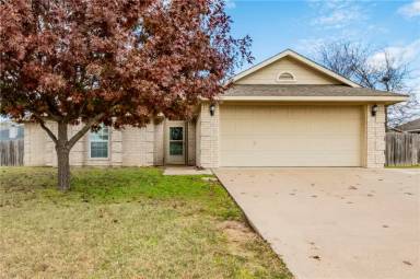 Main picture of 208 Pearl Dr