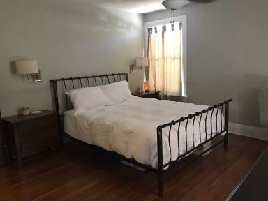 Main picture of 1683 W 23rd St