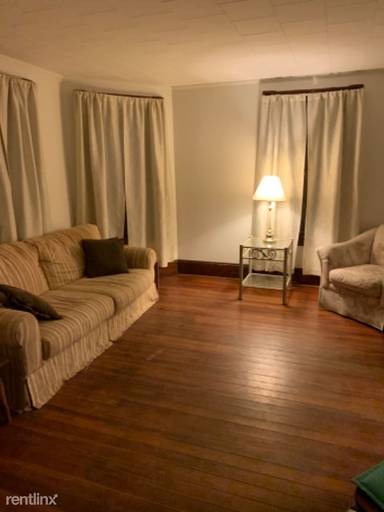 Main picture of 4 Barker St