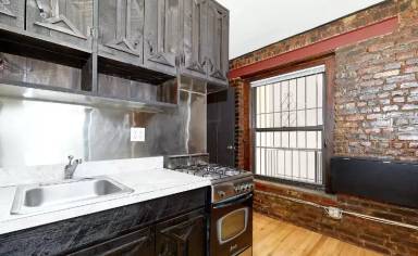 Main picture of 524 E 14th St