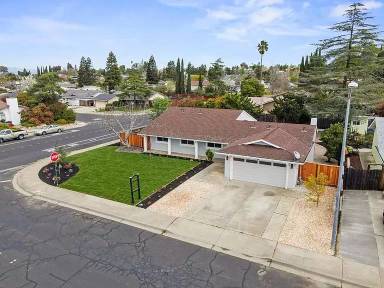 Main picture of 2426 Regent Rd
