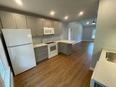 Main picture of 65 Loomis St