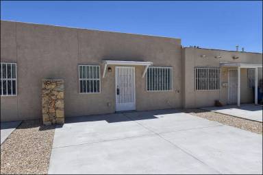 Main picture of 4626 Maxwell Ave