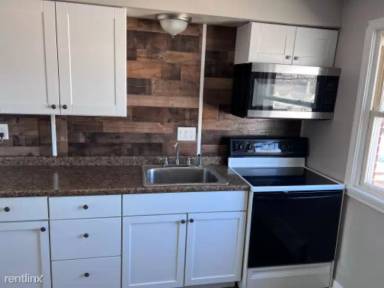 Main picture of 1216 Center Ave