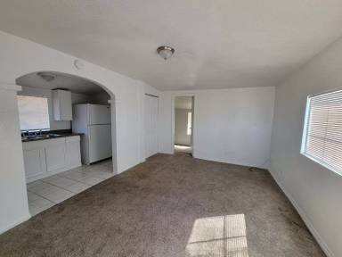 Main picture of 684 W Heil Ave