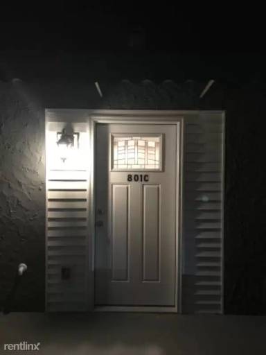 Main picture of 801 W Main St