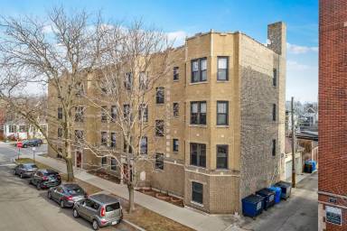 Main picture of 4535 N Leavitt St