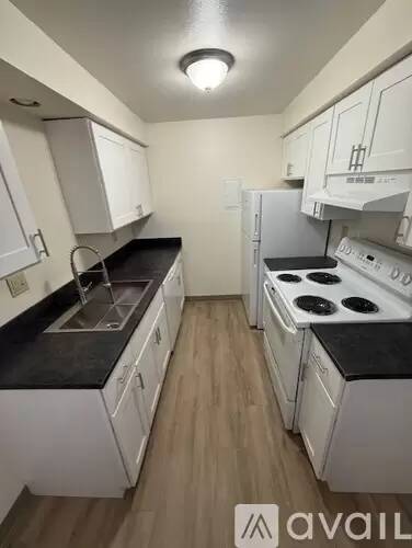 Main picture of 419 E Hawthorne Rd