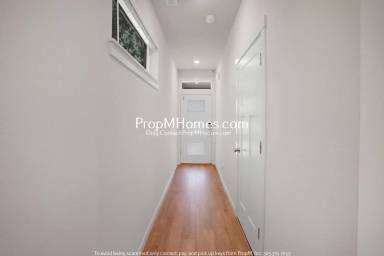 Main picture of 10709 SW 72nd Ave