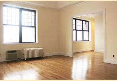 Main picture of 371 Central Park W