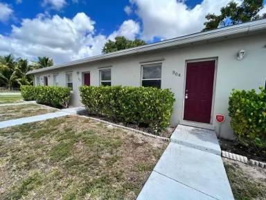 Main picture of 304 Jennings Ave