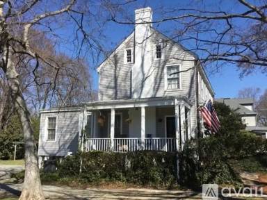 Main picture of 836 N Main St