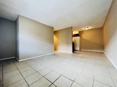 Main picture of 925 Shallowford Rd